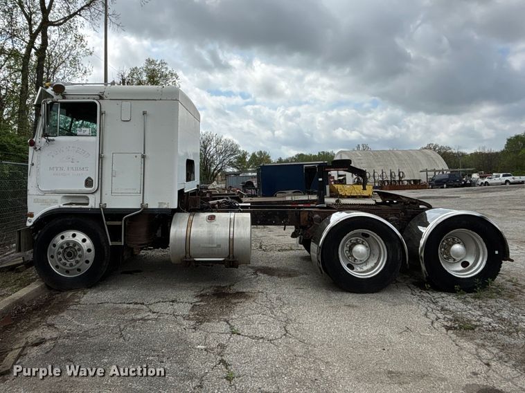 image for item FK0804 1976 Kenworth  semi truck