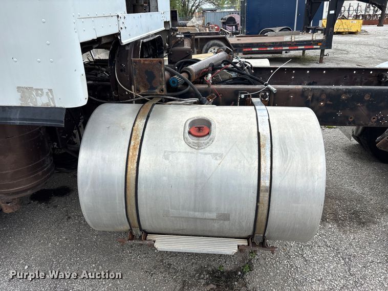 image for item FK0804 1976 Kenworth  semi truck