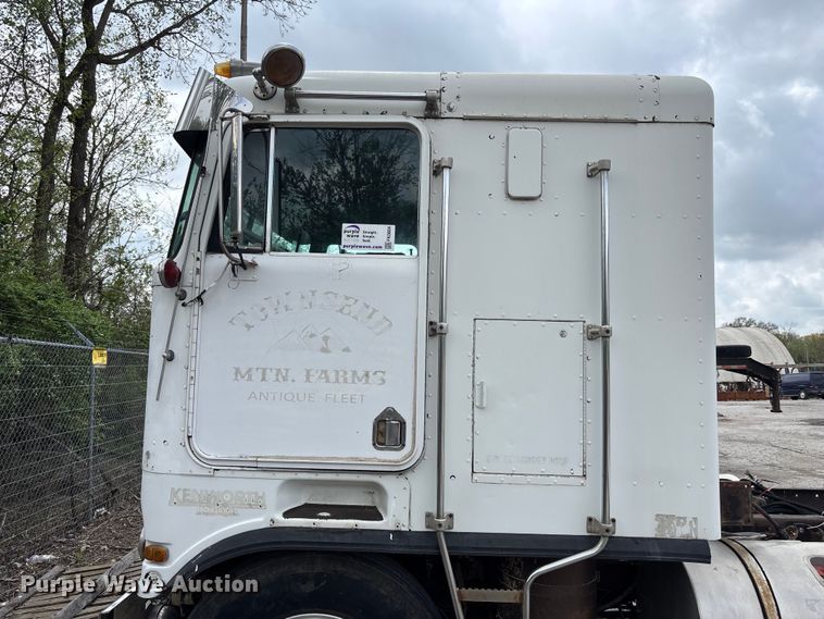 image for item FK0804 1976 Kenworth  semi truck