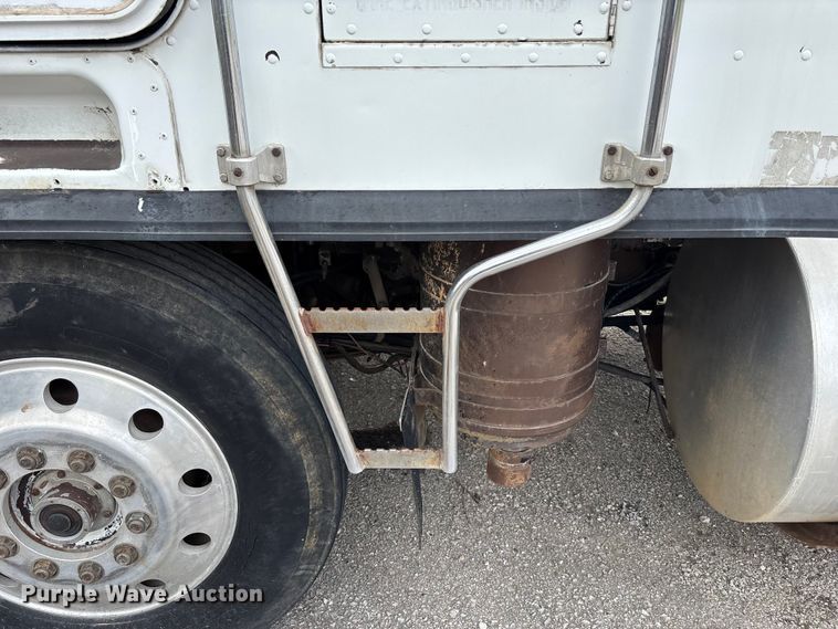 image for item FK0804 1976 Kenworth  semi truck