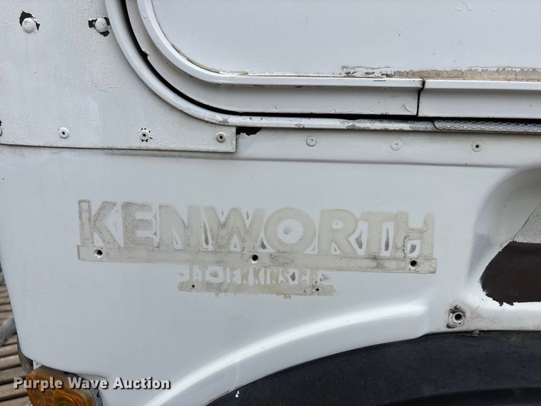 image for item FK0804 1976 Kenworth  semi truck