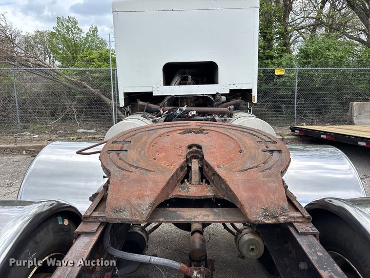 image for item FK0804 1976 Kenworth  semi truck