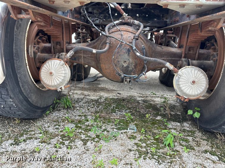 image for item FK0804 1976 Kenworth  semi truck