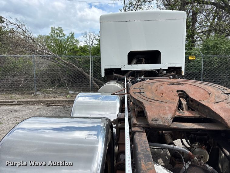 image for item FK0804 1976 Kenworth  semi truck
