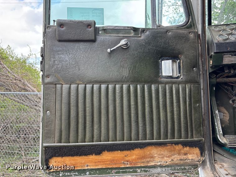 image for item FK0804 1976 Kenworth  semi truck