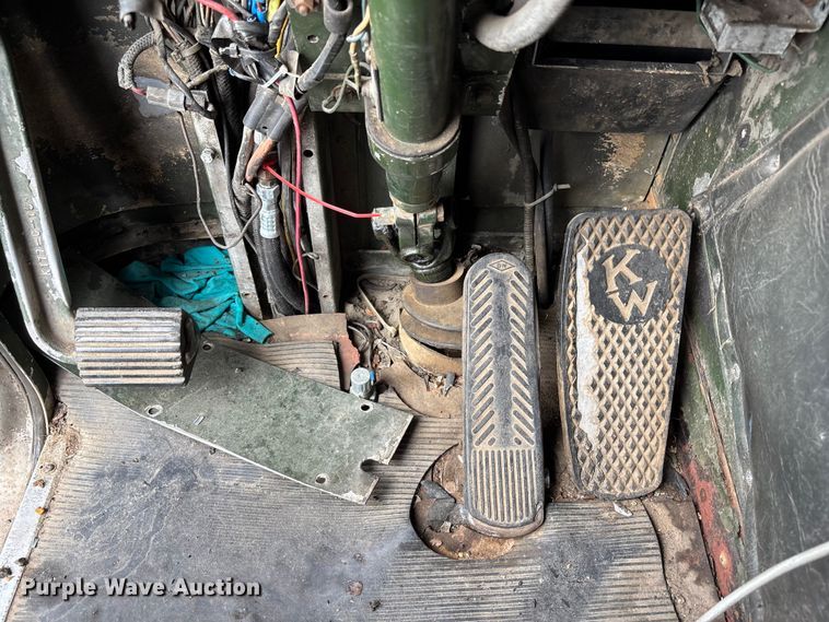 image for item FK0804 1976 Kenworth  semi truck