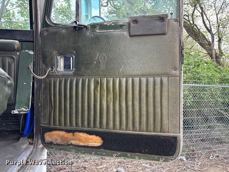image for item FK0804 1976 Kenworth  semi truck