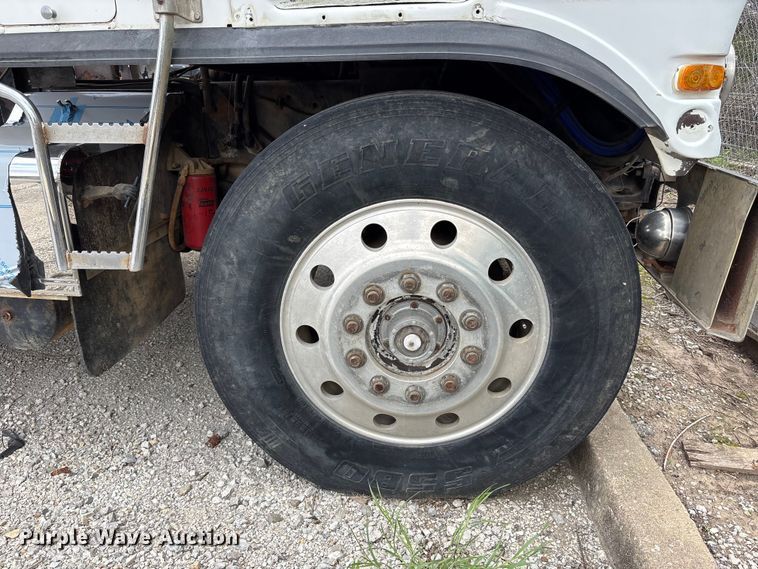 image for item FK0804 1976 Kenworth  semi truck