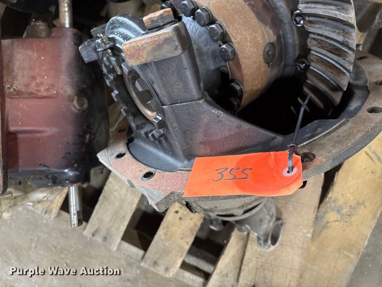 image for item NK9216 Eaton (6) Eaton Fuller rear ends