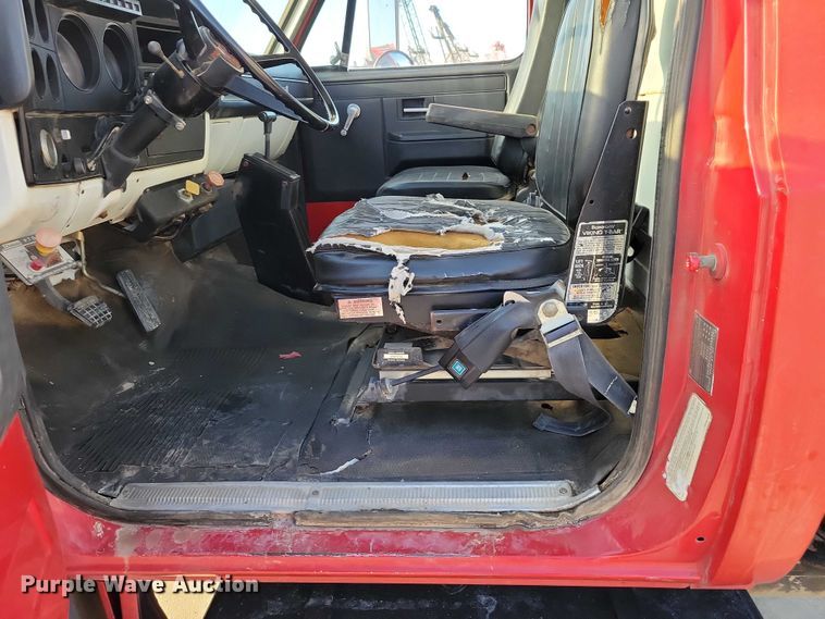 image for item NK9998 1990 GMC Sierra crane truck