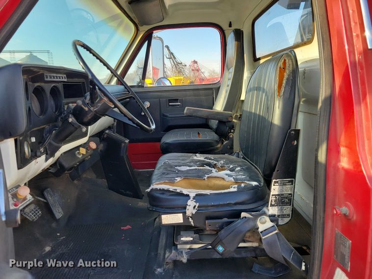 image for item NK9998 1990 GMC Sierra crane truck