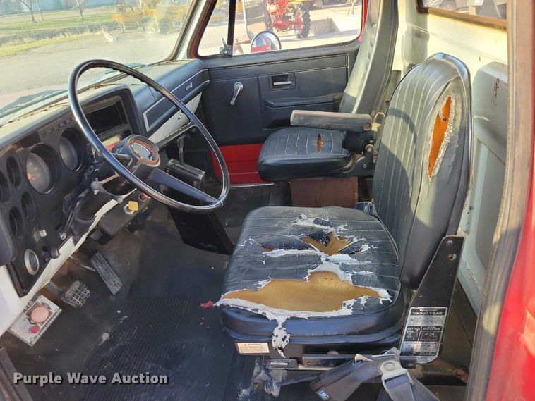 image for item NK9998 1990 GMC Sierra crane truck