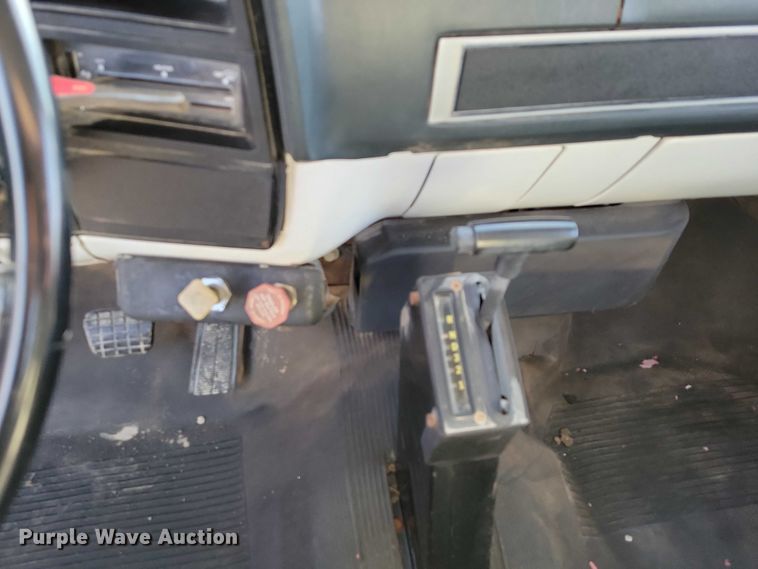 image for item NK9998 1990 GMC Sierra crane truck