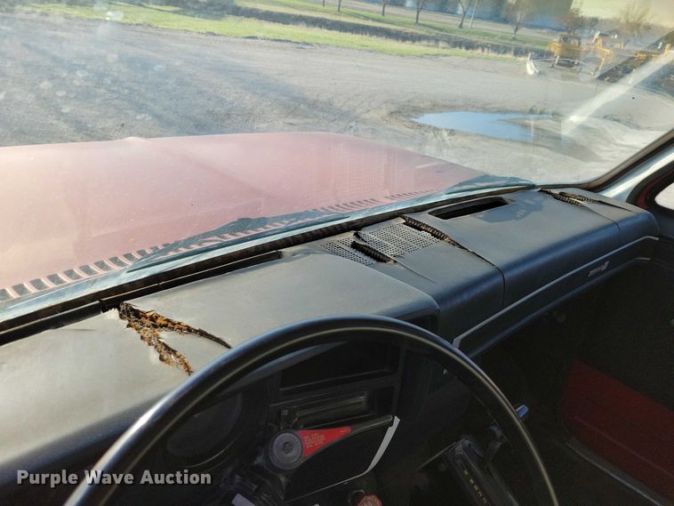 image for item NK9998 1990 GMC Sierra crane truck