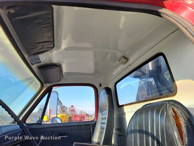 image for item NK9998 1990 GMC Sierra crane truck