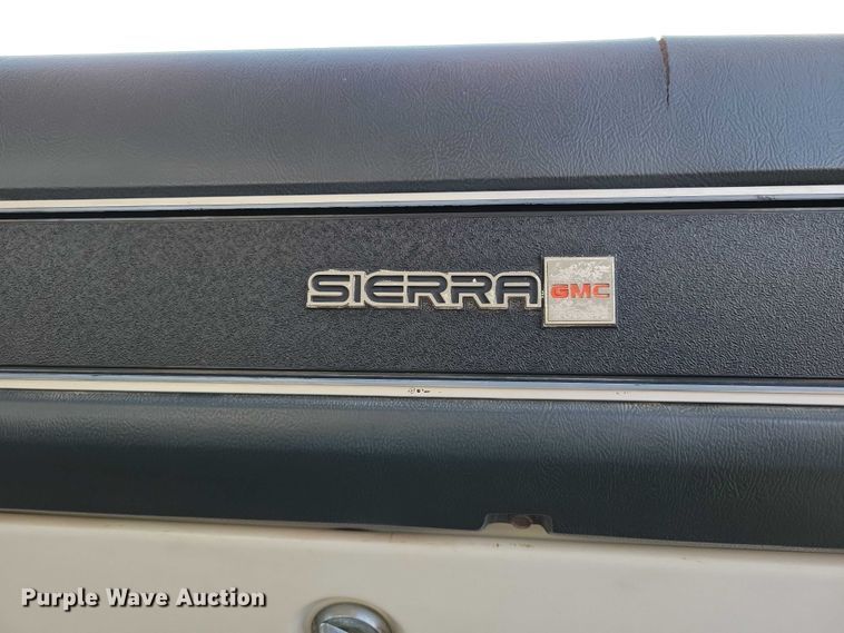 image for item NK9998 1990 GMC Sierra crane truck