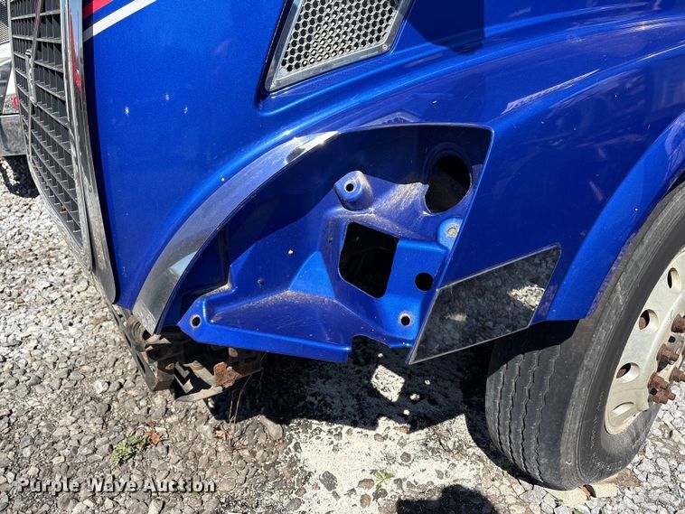 image for item YA1100 2017 Volvo VNL semi truck