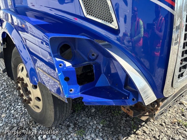 image for item YA1100 2017 Volvo VNL semi truck