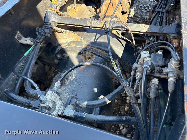 image for item YA1100 2017 Volvo VNL semi truck