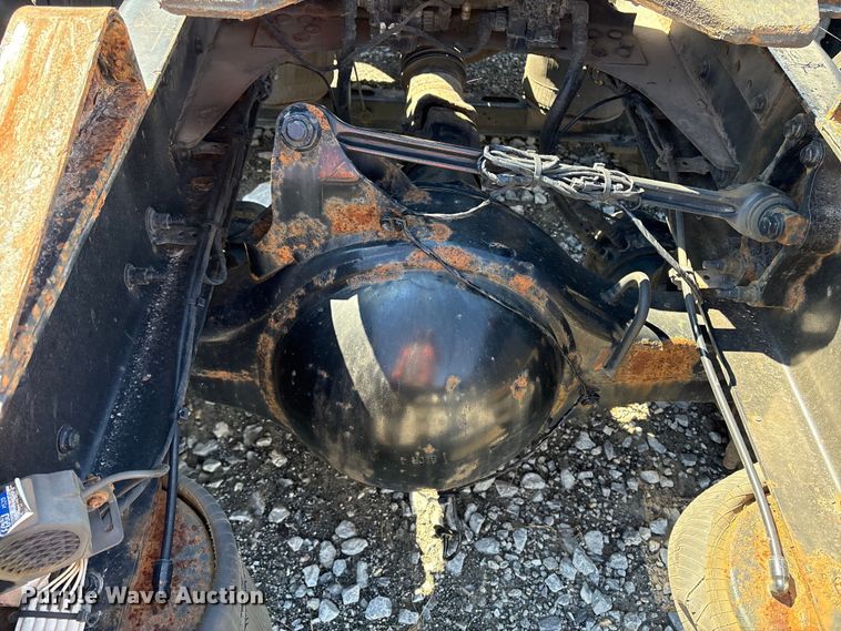 image for item YA1100 2017 Volvo VNL semi truck