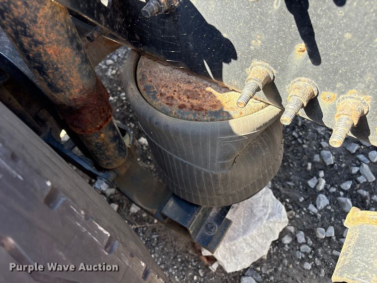 image for item YA1100 2017 Volvo VNL semi truck