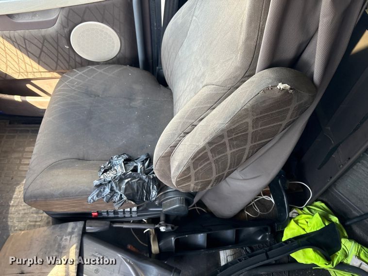 image for item YA1100 2017 Volvo VNL semi truck