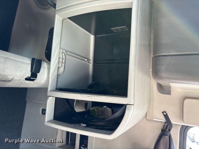 image for item YA1100 2017 Volvo VNL semi truck