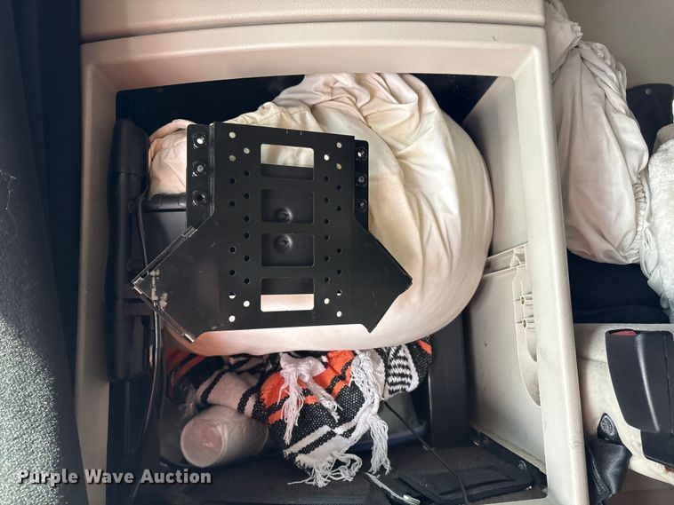 image for item YA1100 2017 Volvo VNL semi truck