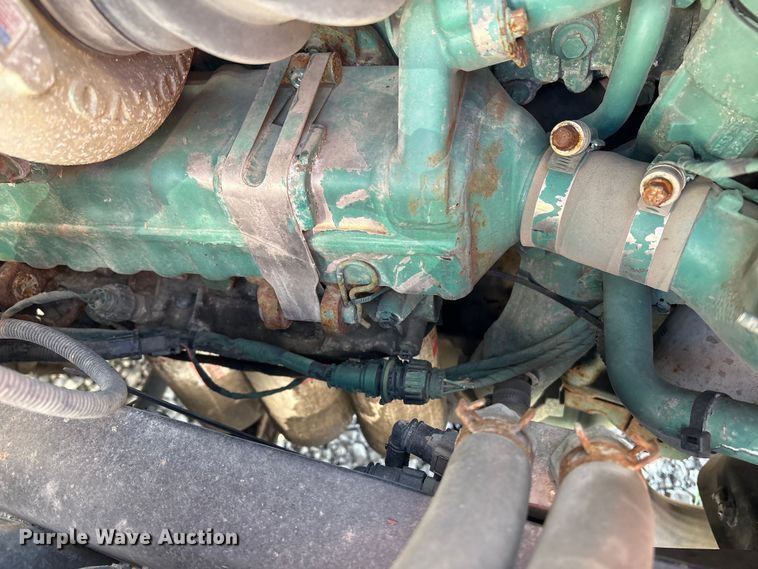 image for item YA1100 2017 Volvo VNL semi truck