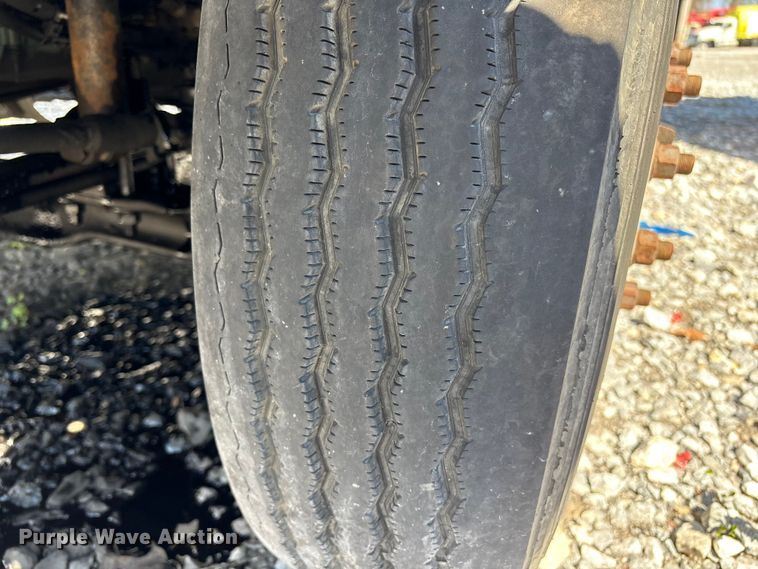 image for item YA1100 2017 Volvo VNL semi truck