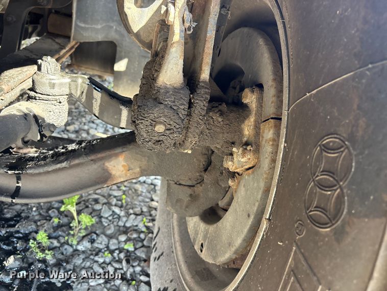 image for item YA1100 2017 Volvo VNL semi truck