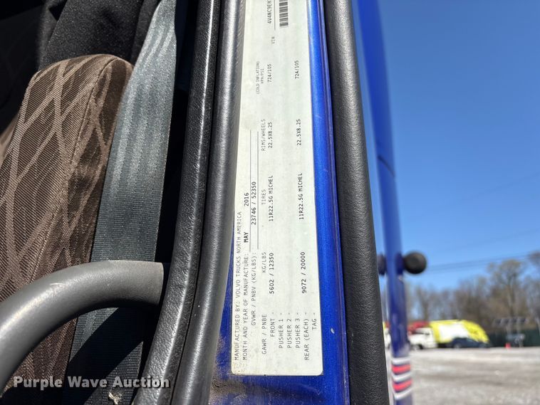 image for item YA1100 2017 Volvo VNL semi truck