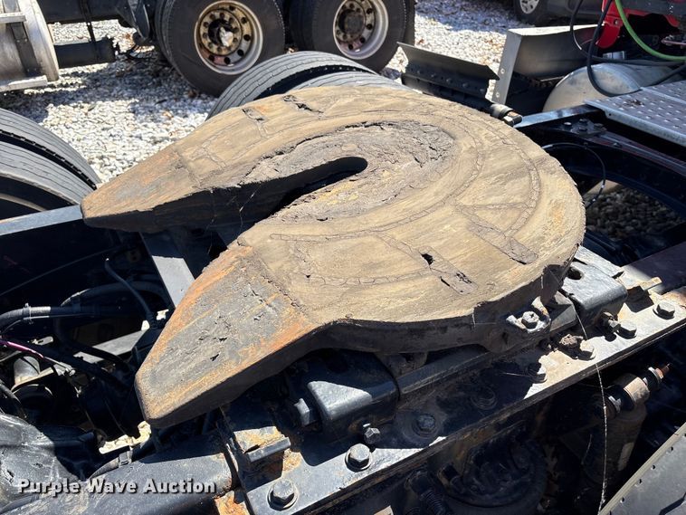 image for item YA1183 2018 Freightliner Cascadia semi truck