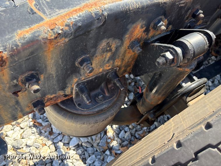 image for item YA1183 2018 Freightliner Cascadia semi truck