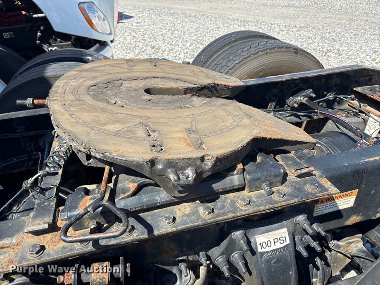 image for item YA1183 2018 Freightliner Cascadia semi truck