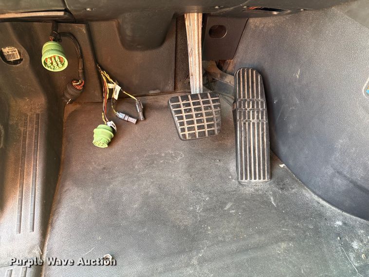 image for item YA1183 2018 Freightliner Cascadia semi truck