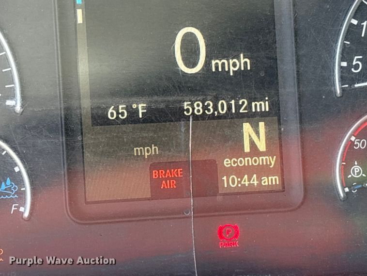 image for item YA1183 2018 Freightliner Cascadia semi truck