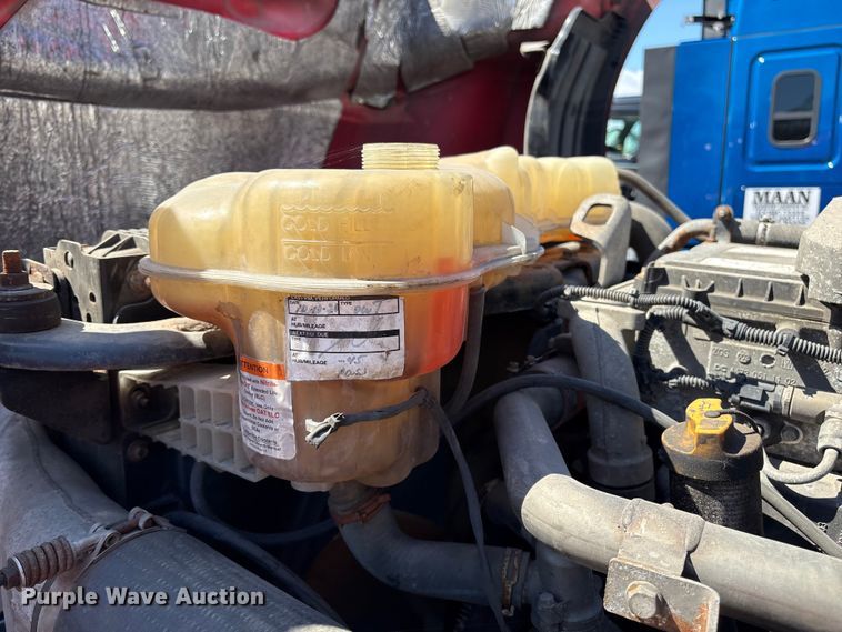 image for item YA1183 2018 Freightliner Cascadia semi truck