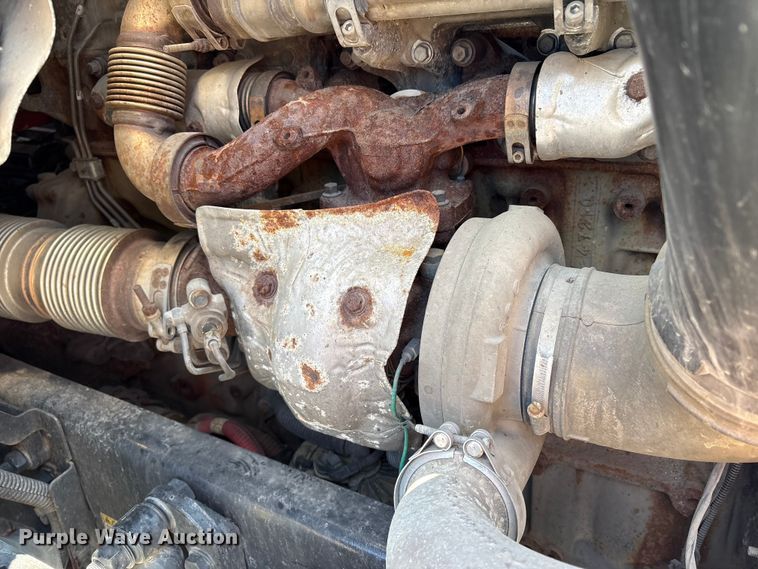 image for item YA1183 2018 Freightliner Cascadia semi truck