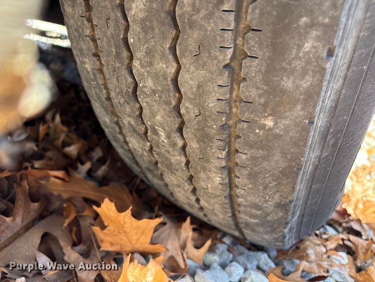 image for item YA1183 2018 Freightliner Cascadia semi truck