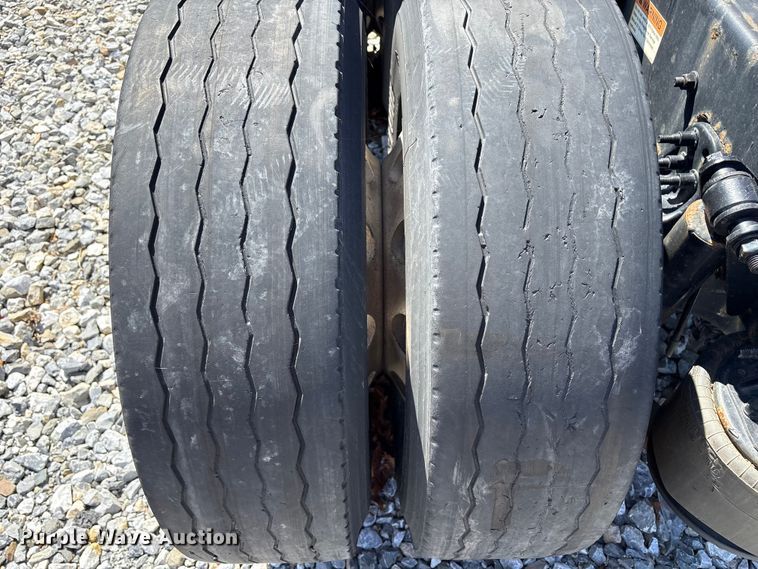 image for item YA1183 2018 Freightliner Cascadia semi truck