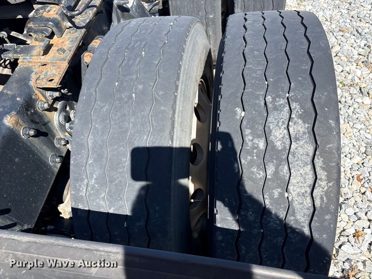 image for item YA1183 2018 Freightliner Cascadia semi truck