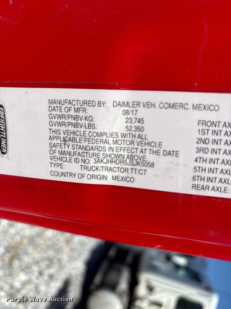 image for item YA1183 2018 Freightliner Cascadia semi truck