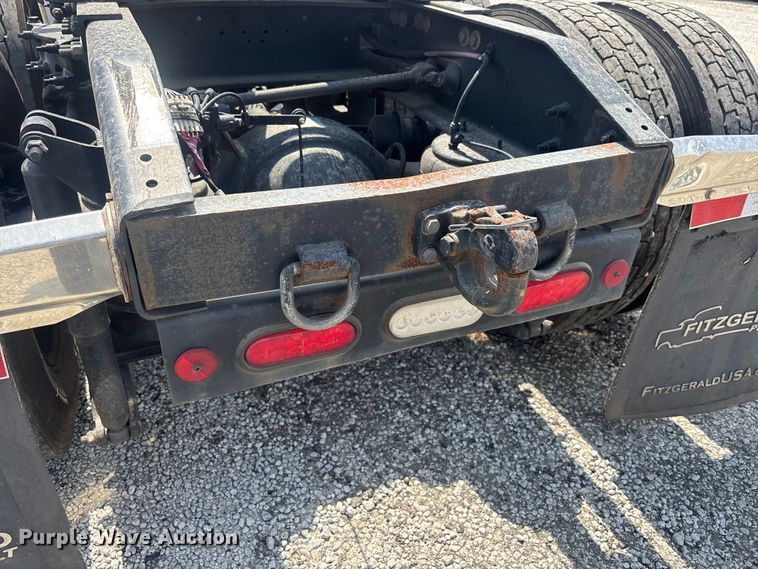 image for item YA1233 2022 Peterbilt 579 semi truck