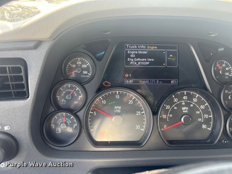 image for item YA1233 2022 Peterbilt 579 semi truck