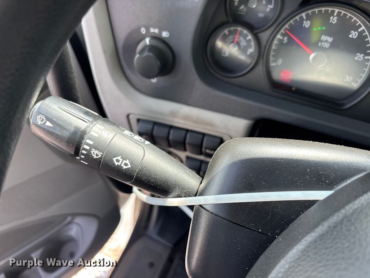 image for item YA1233 2022 Peterbilt 579 semi truck