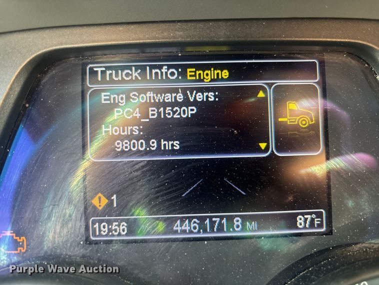 image for item YA1233 2022 Peterbilt 579 semi truck