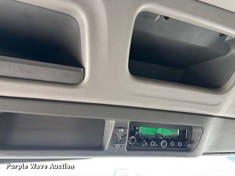 image for item YA1233 2022 Peterbilt 579 semi truck