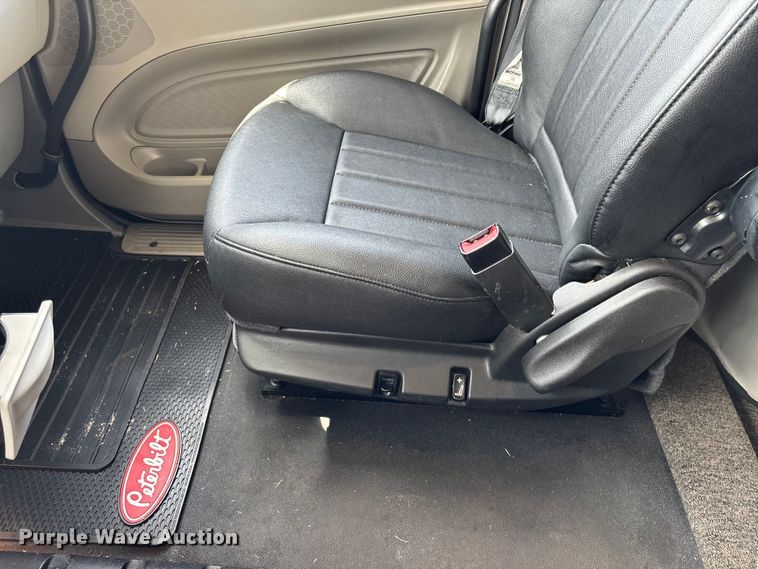 image for item YA1233 2022 Peterbilt 579 semi truck