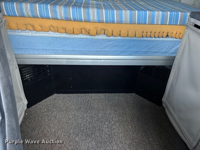 image for item YA1233 2022 Peterbilt 579 semi truck